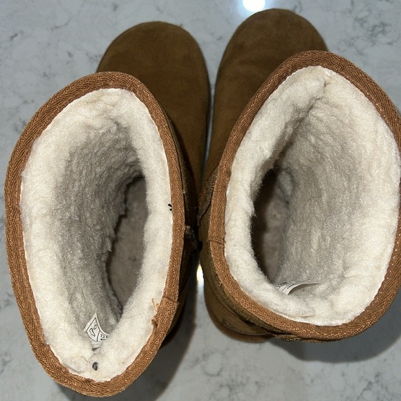 Koolaburra by UGG‎ tan boots. Size 10 - Picture 3 of 10